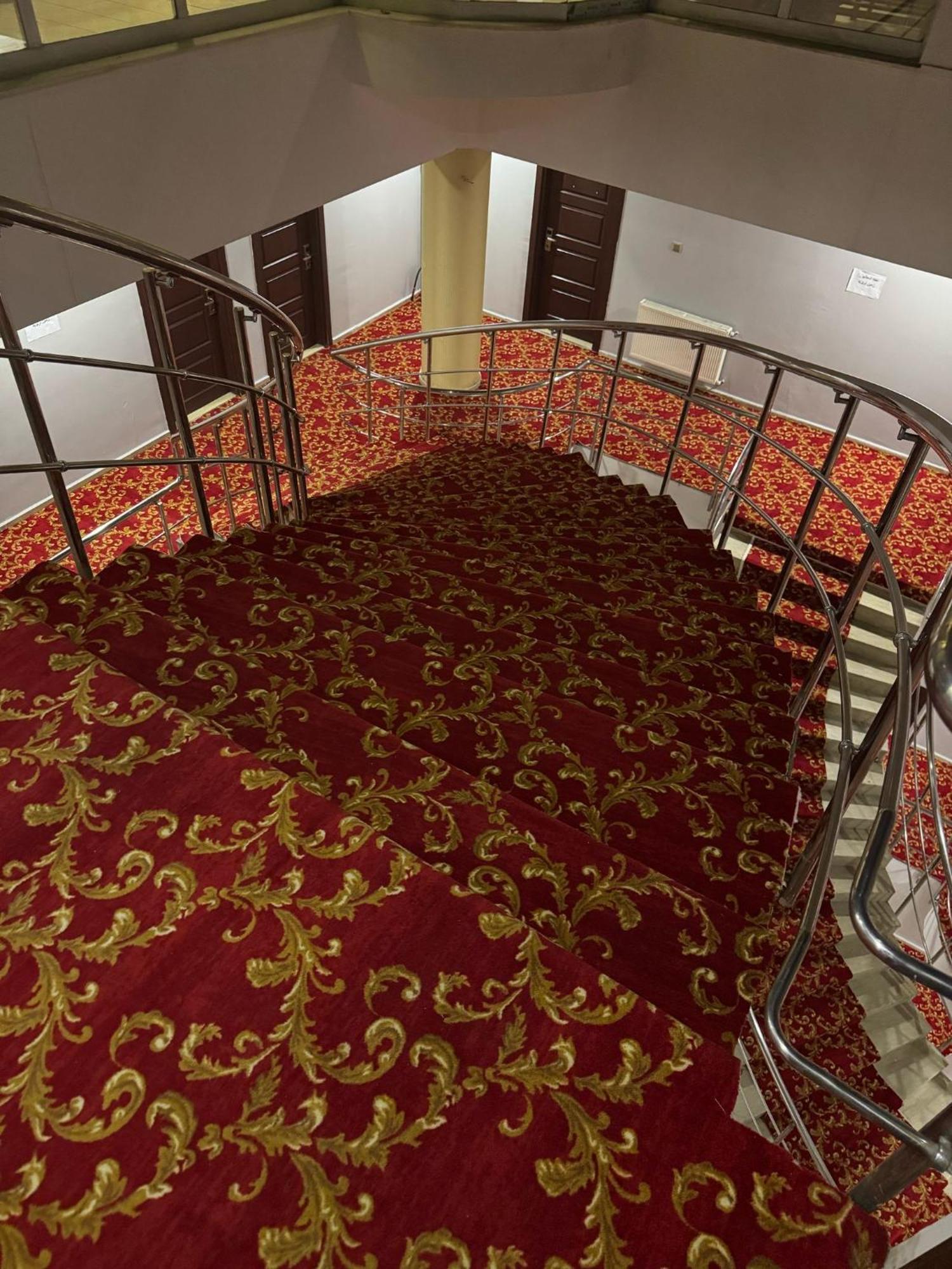 Dimet Park Hotel Ван Екстериор снимка